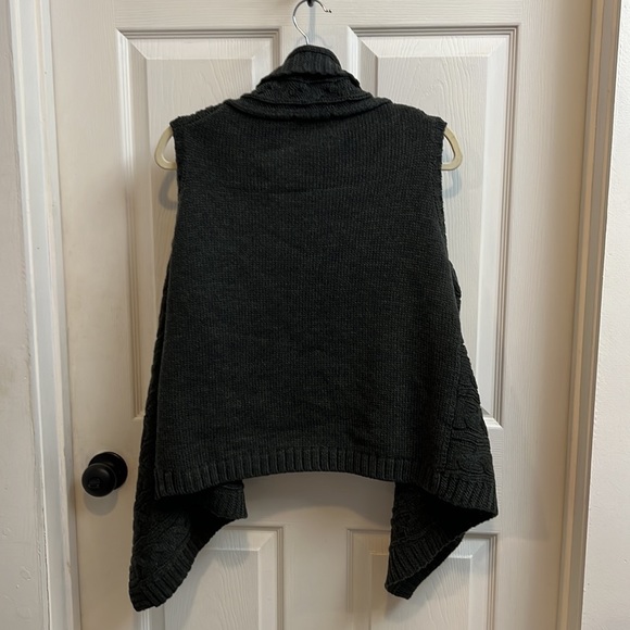 Charcoal sweater vest - Picture 2 of 3